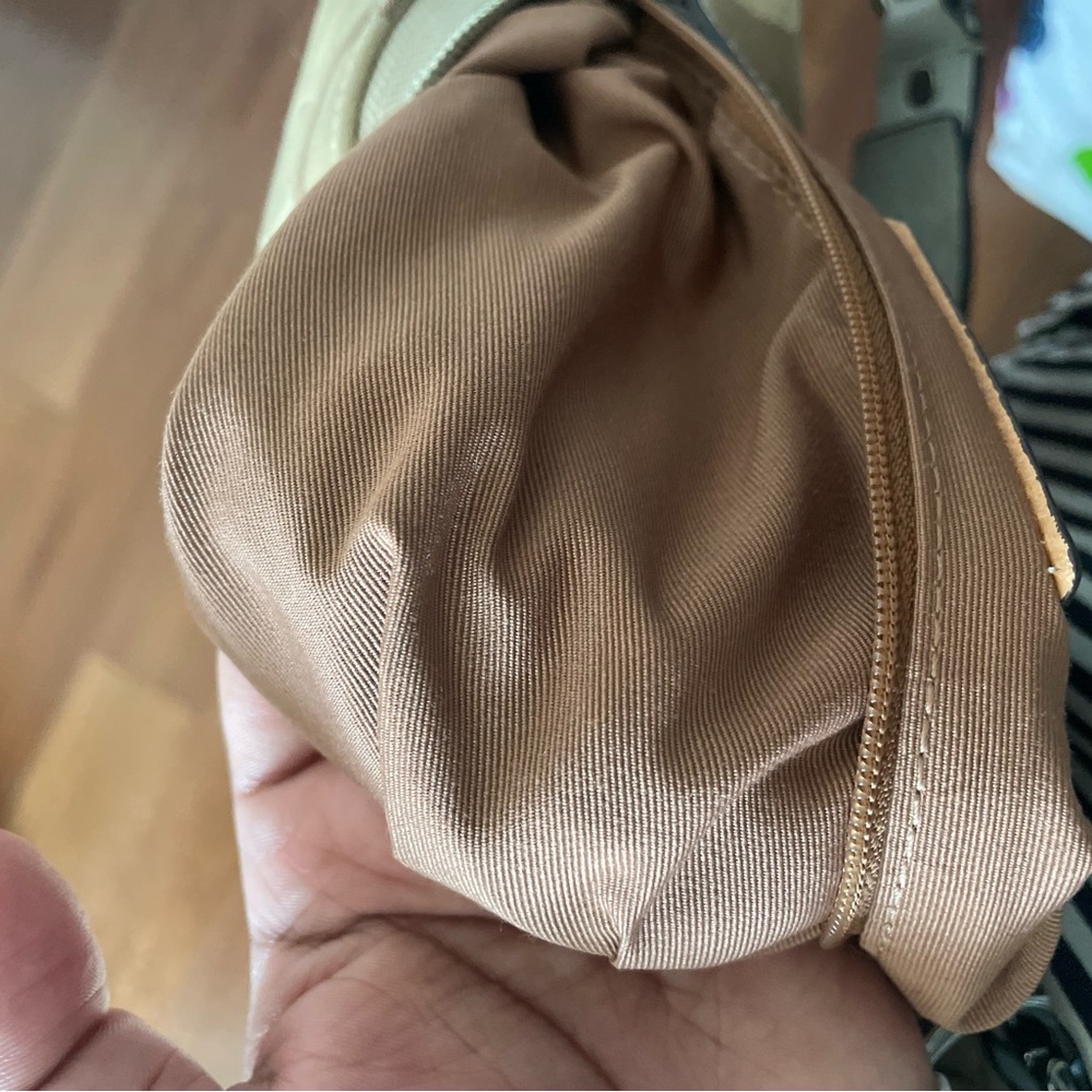 Carly Bag In Optic Signature Sv/White Khaki/Natural - Picture 6 of 16